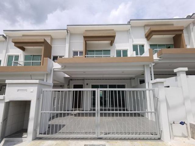 Sepang Jenderam sutera 2sty Freehold 20x63 4r3b nice modern design