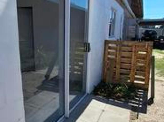 separate entrance bachelor unit r6500