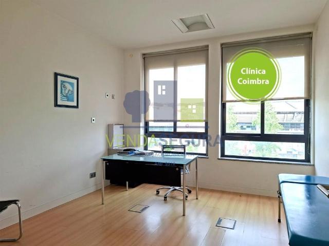 Duas frações semi novas ambas com box e possibilidade de reconversão | Coimbra