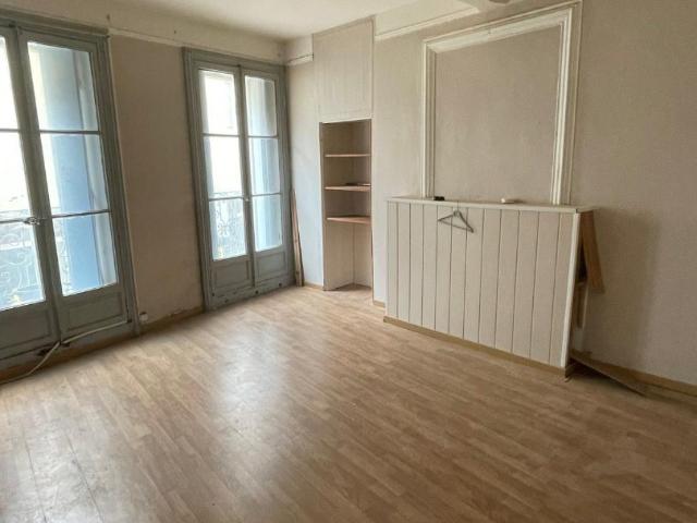 Servian centre Maison T4 à rénover 120 m2 avec fort potent. 120m² Servian