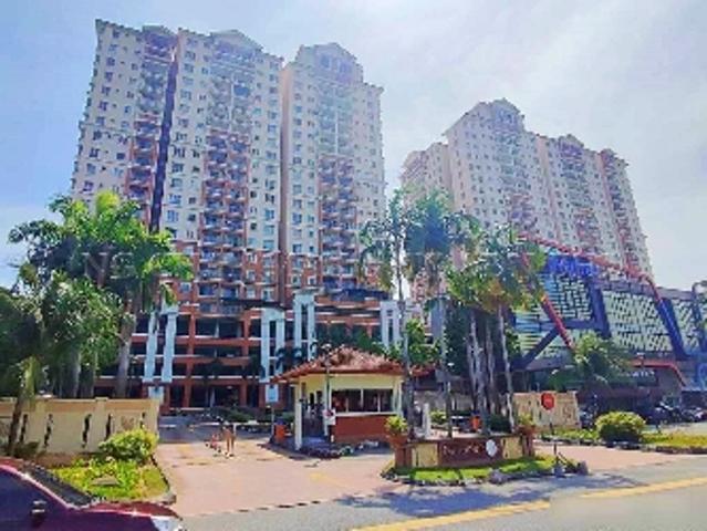 Service Apartment, Corner Lot