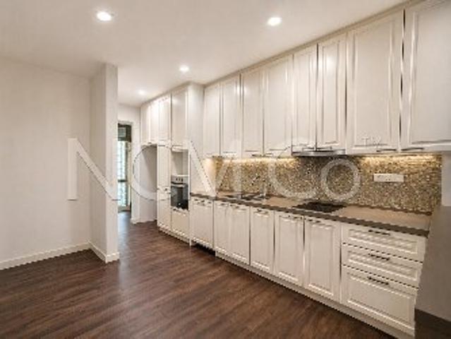 Service Apartment, Corner Lot