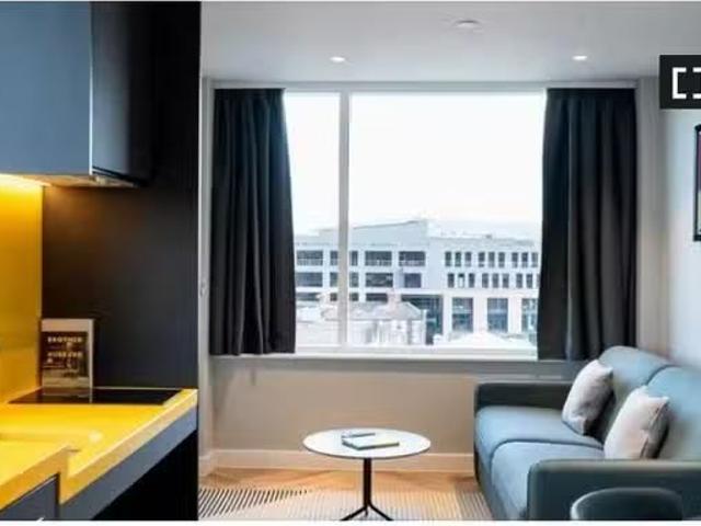 Serviced studio apartment for rent in North City, Dublin