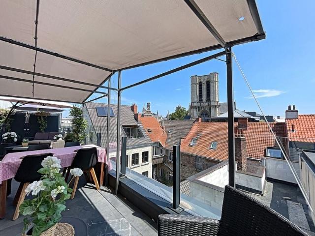 Serviceflat te koop voor 450000 euro met 2 slaapkamers