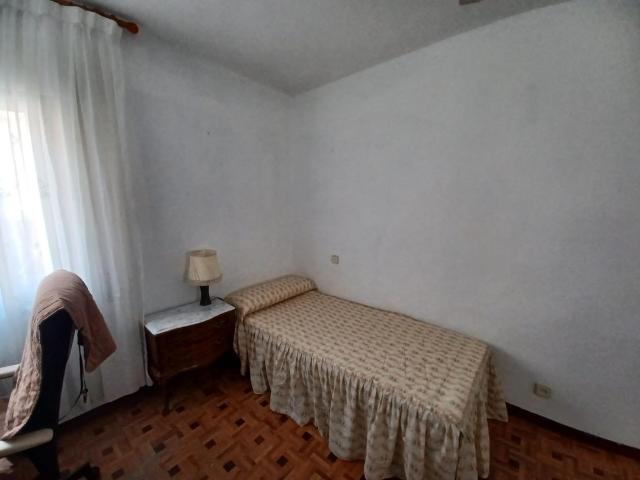 SERVICHECK ALQUILA HABITACION EN GUINDALERA!