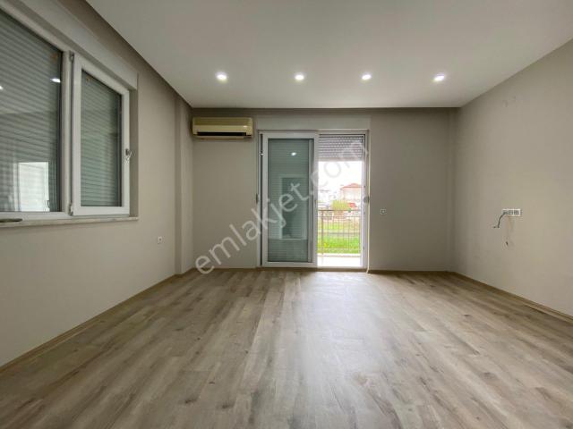 Servis Ve Toplu Taşıma Düzergahında Satılık Geniş 1+1 Daire