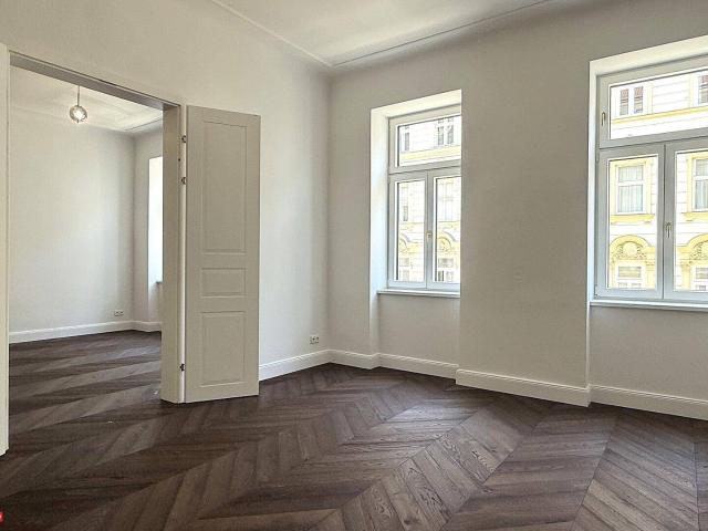 SERVITENVIERTEL ERSTBEZÜG HIGH END STILWOHNUNG 4 Zimmer 2 BÄDER RUHELAGE RENOVIERTES STILJUWEL OST/WEST 3.WOHNETAGE