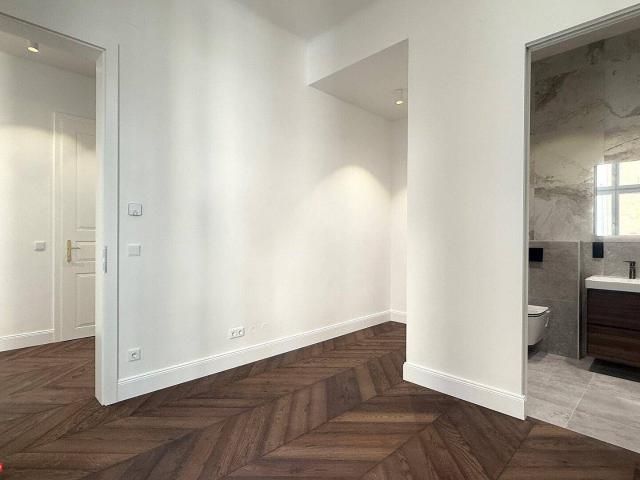 SERVITENVIERTEL HIGH END ERSTBEZUG GENIALE STILWOHNUNG 99 m WFL 4 Zimmer 2 BÄDER RUHELAGE RENOVIERTES STILJUWEL