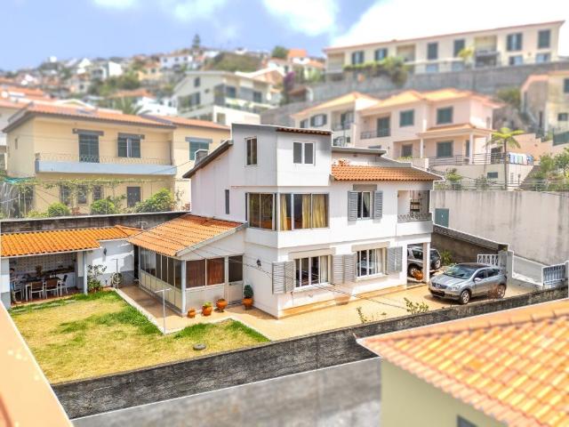 Ser Cão |Moradia T3 | Funchal 119m² Imaculado Coração De Maria