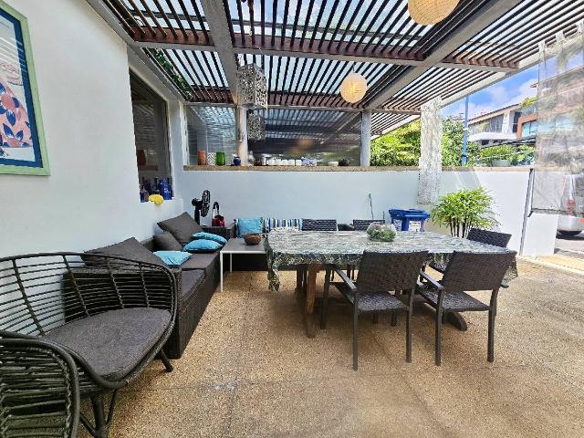 SERANGOON GARDEN ESTATE Semi Detached House For Rent, $11,000, 3 Bed 4 Bath 2,565 sqft $4.29 psf