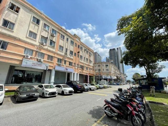 Serdang Perdana Rumah Kedai Level 1 Coner Unit