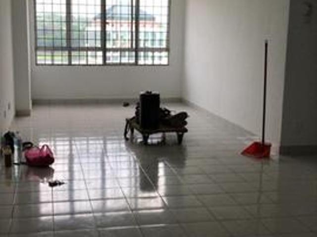 Serdang Skyvillas for sale 1050sqft medium floor bare condition