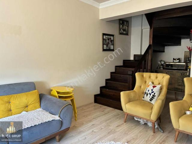 Serdar Mahallesinde Satılık Çatıdupleks Ferah Bir Daire