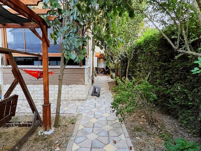 Serdivan Yazlık Mah. 5+2 Triplex Villa