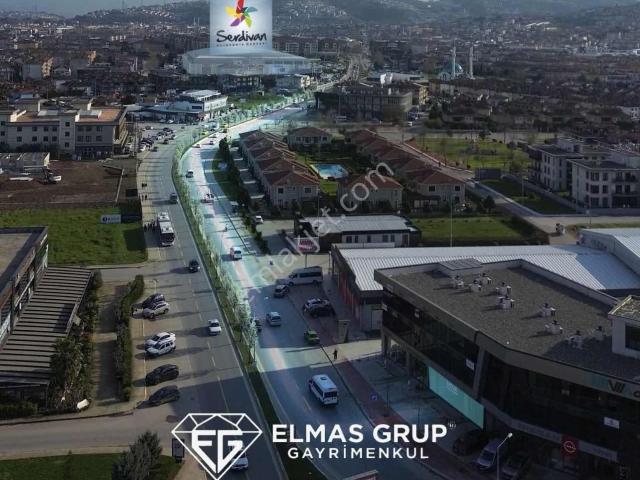 Serdivan Arabacı Alanı Mah. 240 M² Yola Cepheli Satılık Dükkan