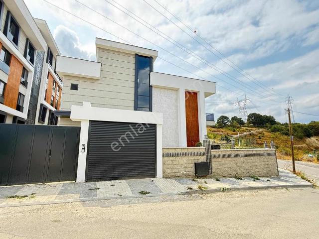 Serdivan Otuziki Evler Mahallesinde Kiralık Dubleks Villa