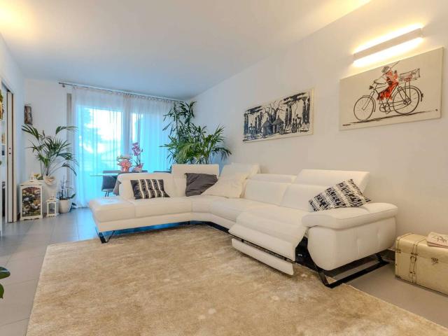 Seregno centro, signorile trilocale con terrazzo e box