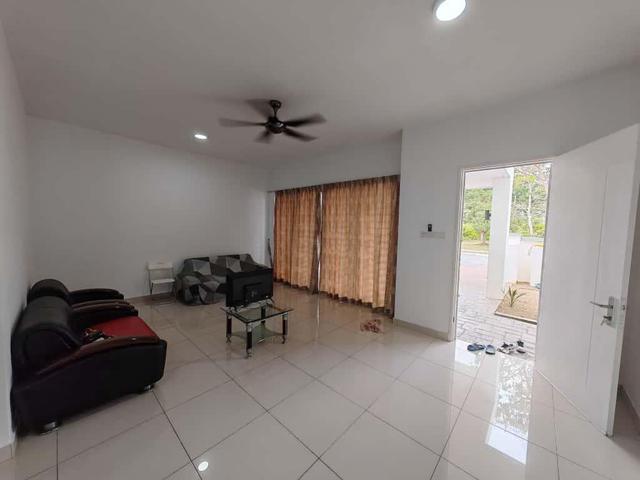 Seremban 2 End Lot House