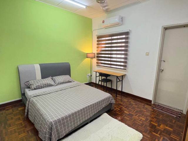 Seremban 2 room for rent