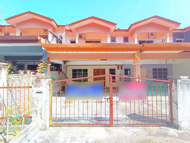 Seremban 2Arowana Impian2storeyFREEHOLDFACING OPENNICE UNIT