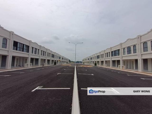 Serene Square Kajang Double Storey Shop Lot Ground Floor First Floor Brand New 22x70 for Rent