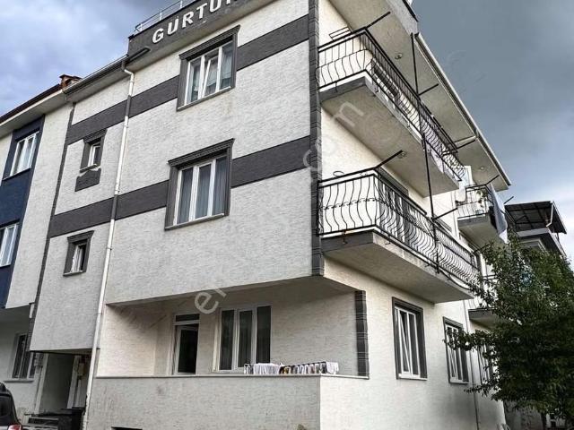 Serhatlı'dan Akhisarda Satılık Daireler Veya Komple Bina