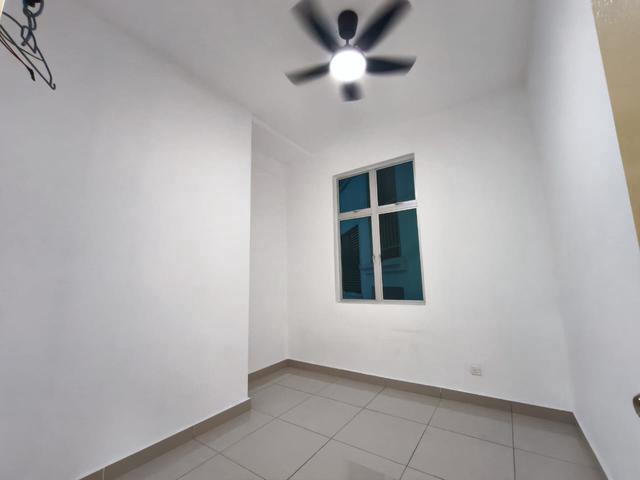 Seri molek perdana 3 Bed Partial Furnished 2 Carparks Balcony Masai