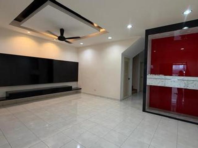 Seri Austin 6 Double Storey Partial Furnish with Aircond Dato Onn