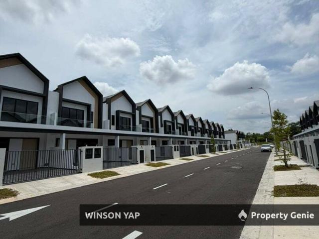 Seri Austin Brand New Corner Lot | Freehold | Extra 20ft Land | South