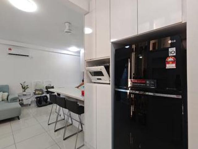 Seri Austin Dlagoon Apartment