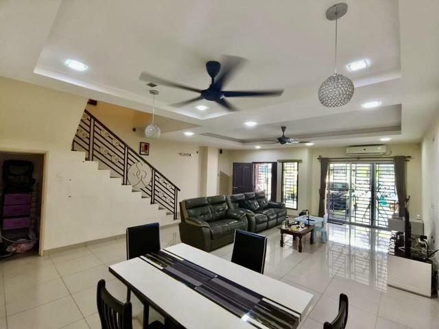 Seri Austin Lake View Double Storey For Rent