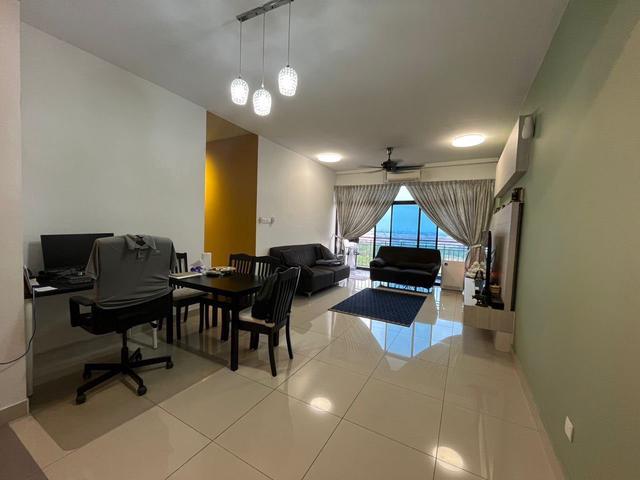 Seri Austin Residence Apartment Corner Renovate Unit For Sale