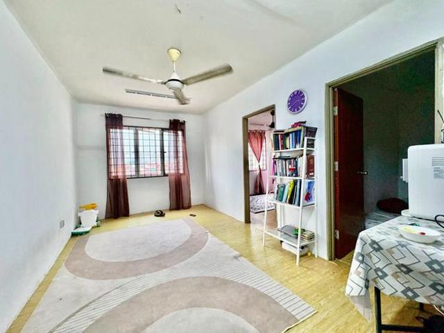 Seri Aman Apartment Walking Distance To LRT Taman Paramount