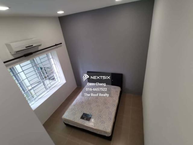 Seri Borneo Condominium For Sale Selling price: RM530,000 Property details: 1,238 Sqft 3 + 1 Bedroom 2 Bathroom 2nd Floor 1 Parking lot * Renovated with Built in Wardrobe and Kitchen Cab