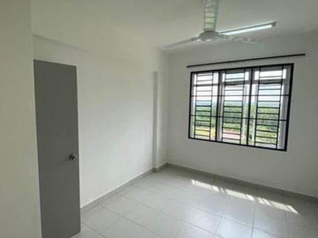 Seri Danga Apartment Taman Laguna 3 bed 2 bath Corner Full loan