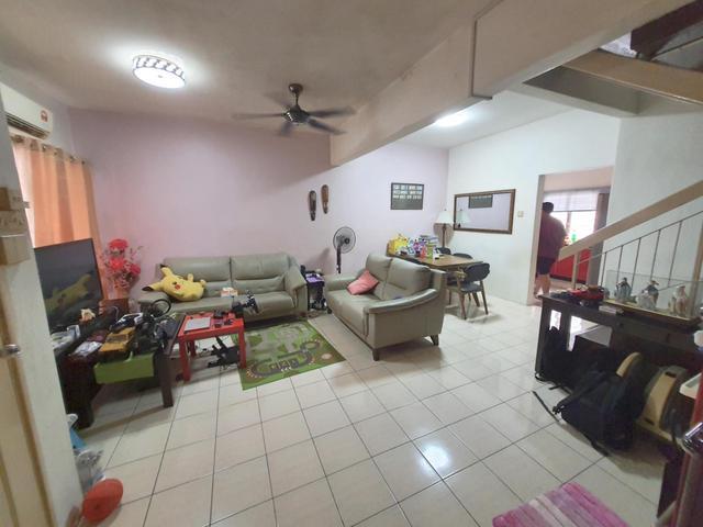 Seri Kembangan Taman Puncak Jalil 2 Storey House For Sale
