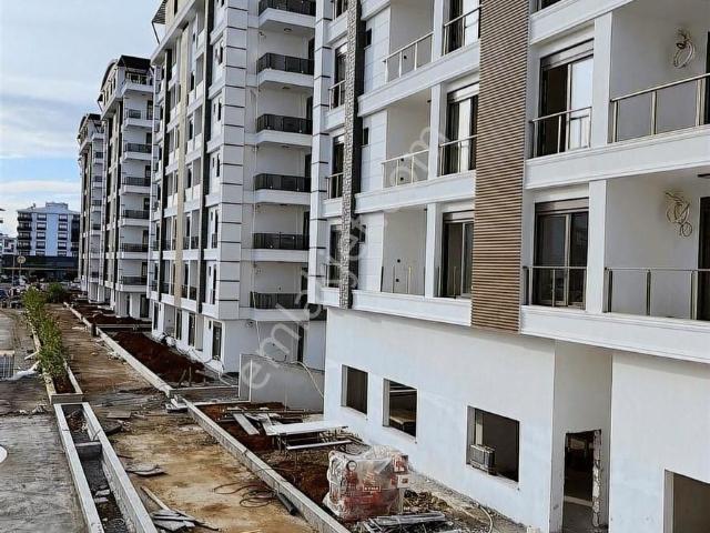 Serik Belek Yoluna Yakın Konumda 1+1 Sıfır Site İçinde Daire