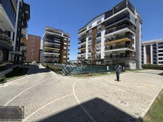 Serik Emınceler Mahallesi 3+1 Doğalgazlı Havuzlu Sıte
