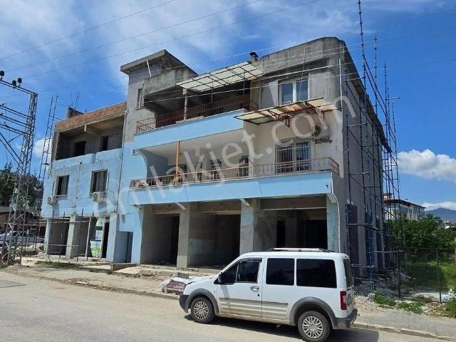 Serinyol'da Ana Cadde Üzerinde İşyerleri