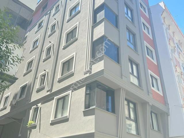 Serkan Gayrimenkulden Bahçelievler Yenibosna 2.ci Kat Kullanışlı Daire