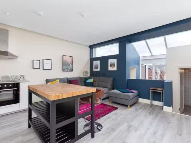 Serpentine Avenue, Ballsbridge, Dublin 4 is for rent