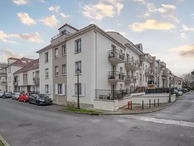 Serris 77700 Achat / Vente appartement 2 pièces t2 au dernier étage balcon