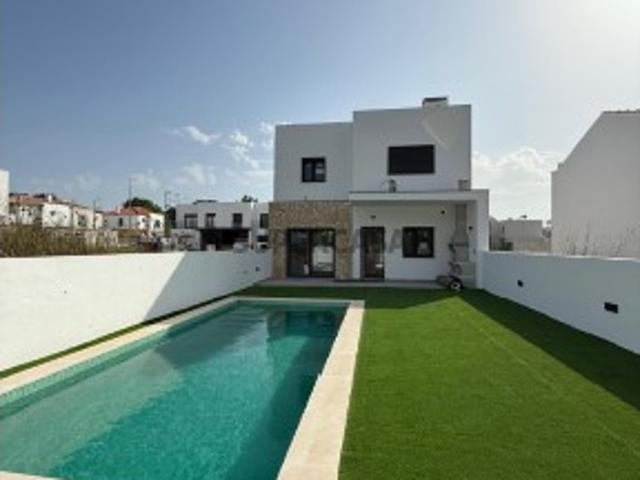 SESIMBRA, Maçã Moradia Nova T3 com piscina