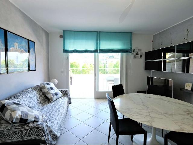 SETTEMBRE PRESTIGIOSO RESIDENCE IN VIA BAFILE CON PISCINA