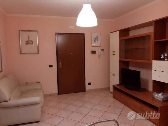 SETTEBAGNI BILOCALE ARREDATO Con TERRAZZO/P.AUTO
