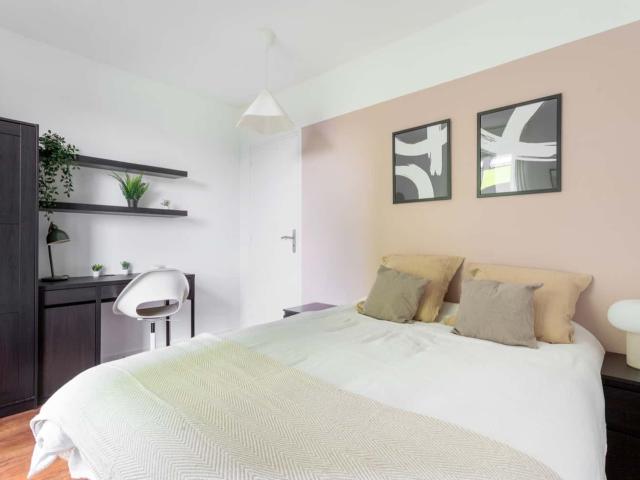 Settle into this modern 10 m² room – LIL19