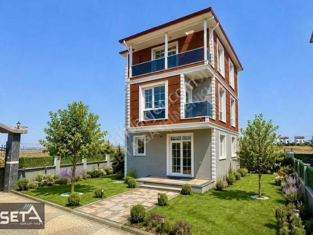 ▃▅▇seta Grup▇▅▃230 M2 Arsa İçinde Tam Müstakil 4+1 İskanli Villa
