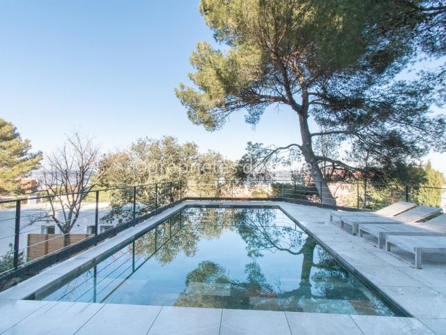 Sète, mont saint Clair, ancienne villa rénovée avec vue pano. 137m² Sète