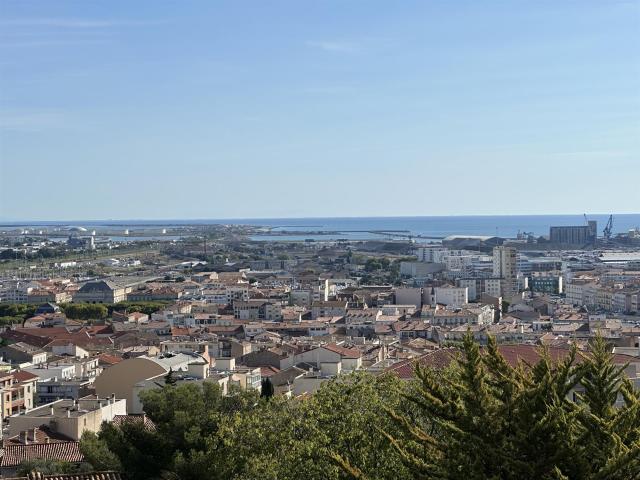 Sète, mont saint Clair, maison de charme avec belle vue mer. 98m² Sète