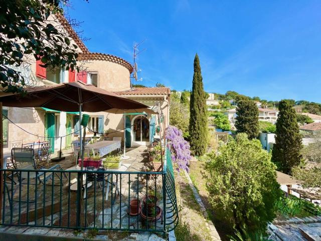 Sète, Mont Saint Clair, villa vue mer avec rapport locatif
